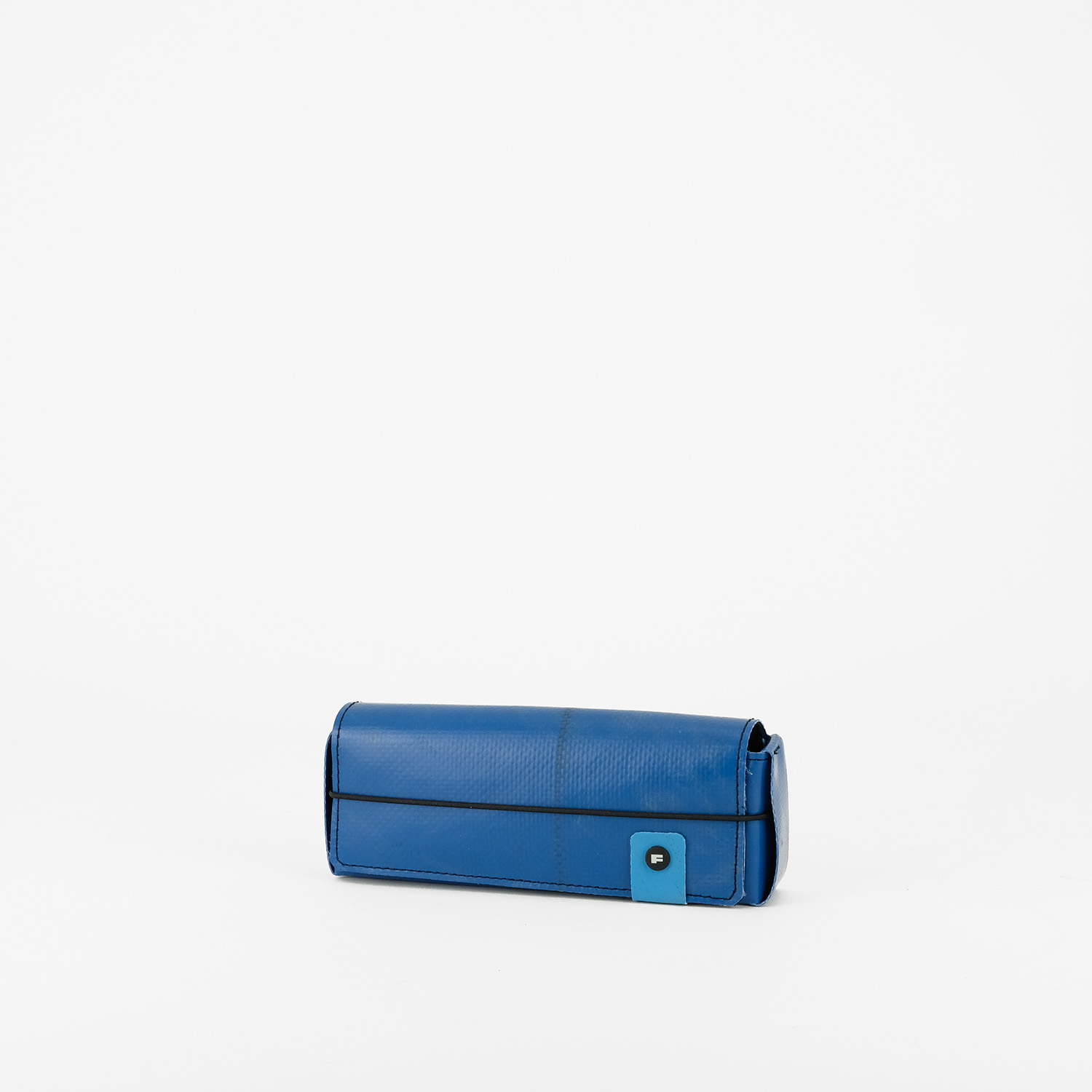 FREITAG :: F532 TED :: Il robusto astuccio per occhiali da sole e da  lettura\u003cBR\u003eInclude un panno in microfibra per la pulizia delle lenti.
