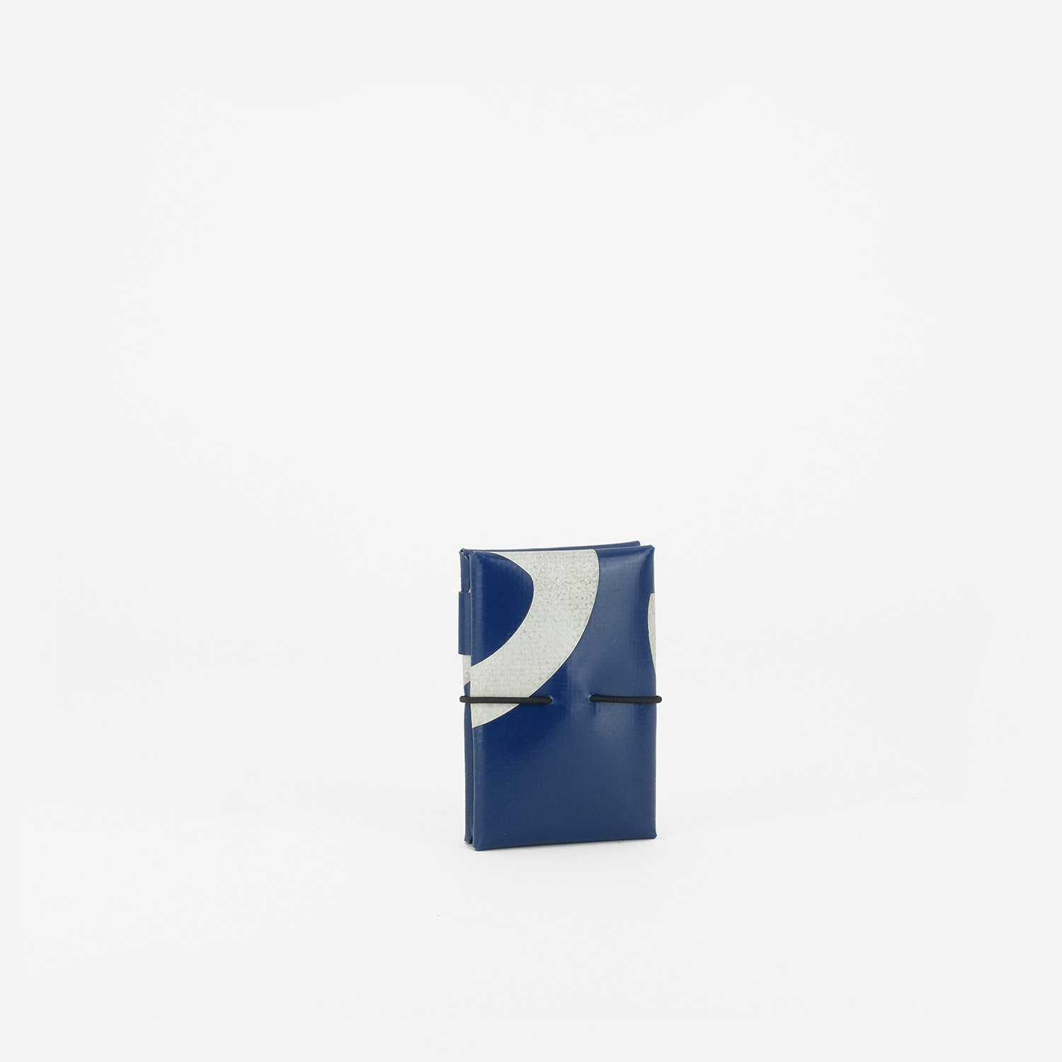 FREITAG :: F233 PAT :: With two inner compartments for storing up to 12 ...
