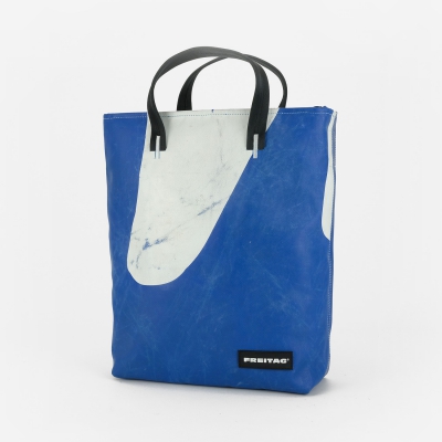 FREITAG :: LELAND F202 :: Robust, water-repellent and four-seasons 