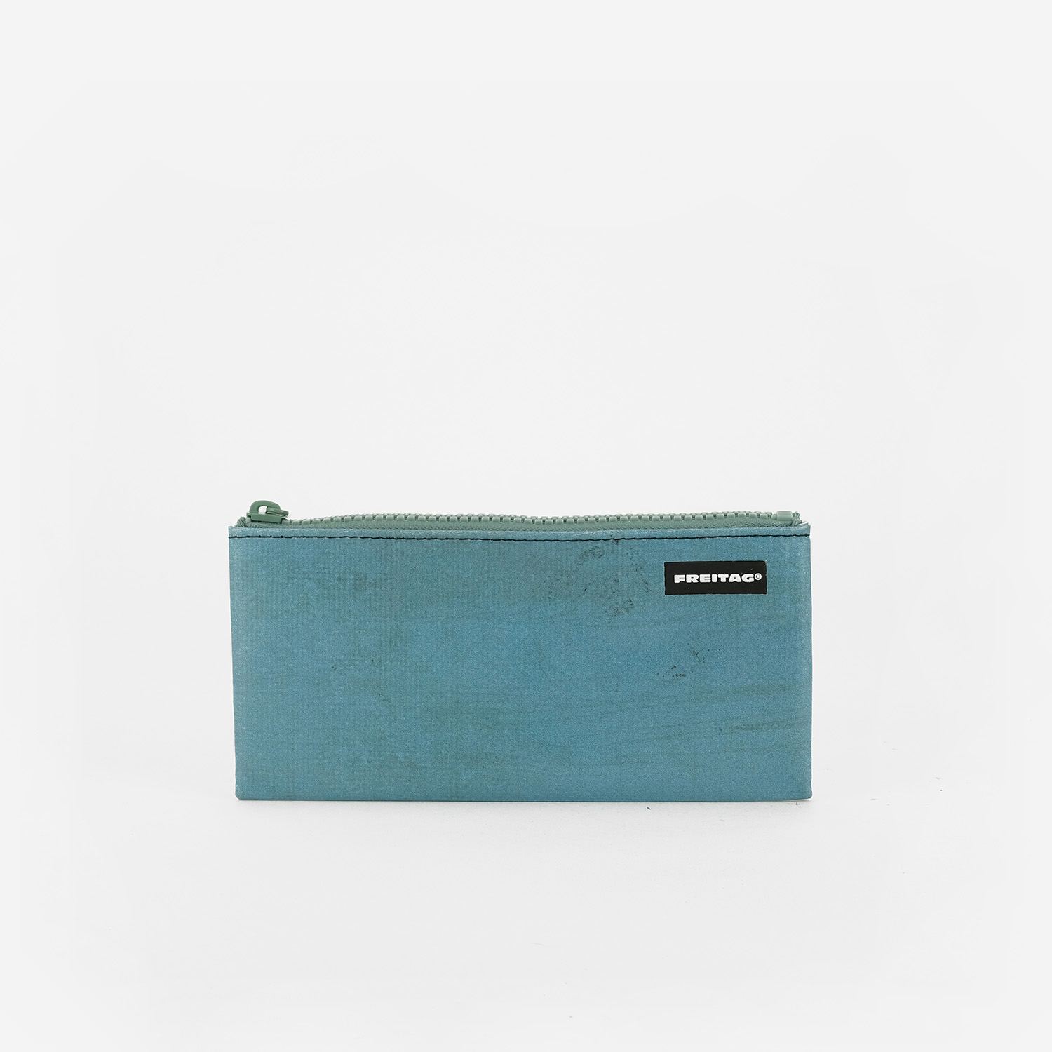 FREITAG :: SERENA F06 :: Pouch with zip.