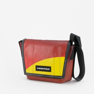 FREITAG :: LASSIE F11 :: Messenger classic, size Small.