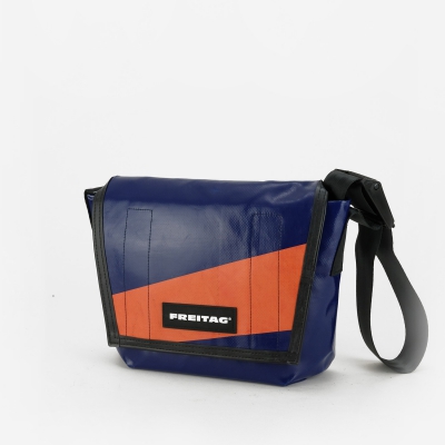 FREITAG :: LASSIE F11 :: Messenger classic, size Small.